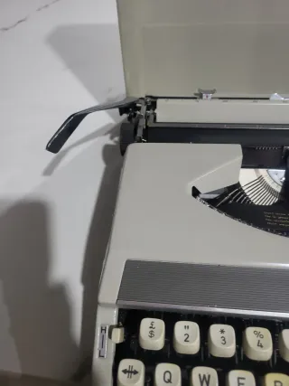 Máquina de escribir Royal 200