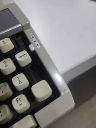 Máquina de escribir Royal 200