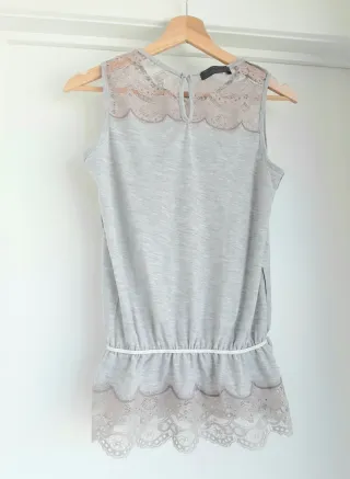 Camiseta gris con encaje Decorativo