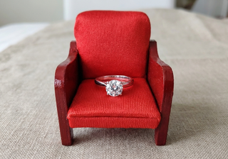 Tresillo Mini Artesanal Madera: Pieza Única Joyas