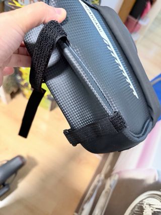 Bolso para bicicleta con soporte móvil