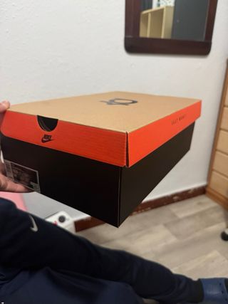 Zapatillas Baloncesto Nike Negro/Dorado