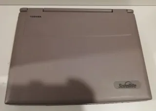 Portátil Toshiba 220CS Antiguo