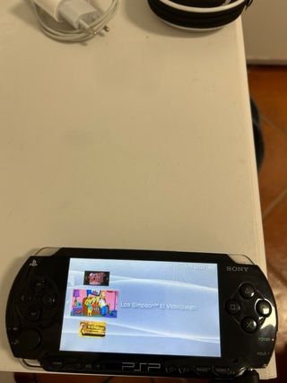 PSP 1004 Negra con Cargador y Juegos