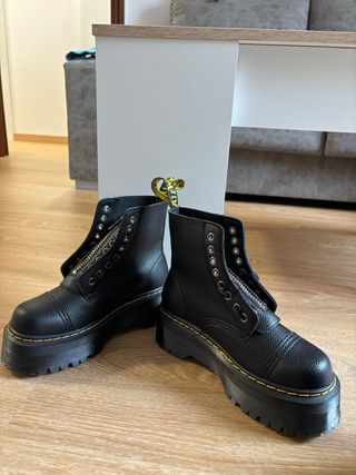 Botas Dr. Martens Negras Plataforma Cremallera