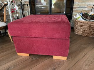 Puf/Mesa auxiliar tapizado rojo