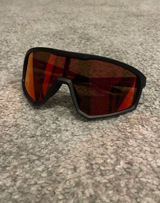 Occhiali da sole D.Franklin neri e rossi