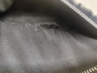 Mochila Negra Peluda de Stradivarius