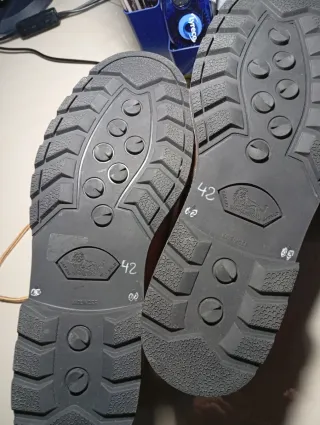 Zapatos de hombre hechos a mano.