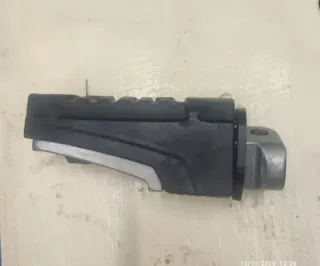 Estribo derecho BMW GS 1250 Adv copiloto