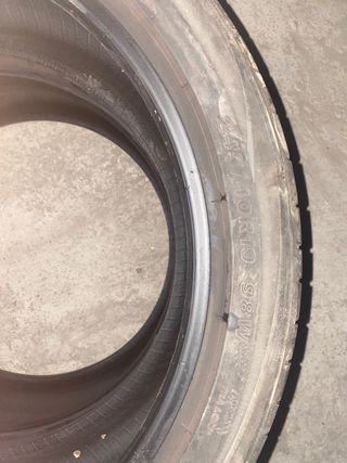 2 Neumáticos 245/40 R19 80% Vida Útil