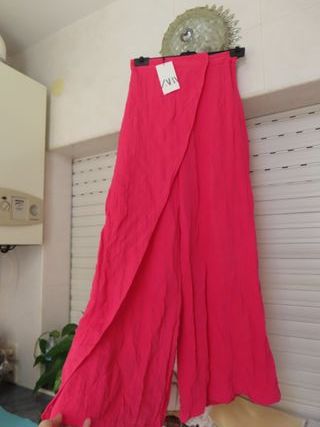 ZARA nuevo con etiqueta pantalón fucsia
