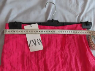 ZARA nuevo con etiqueta pantalón fucsia