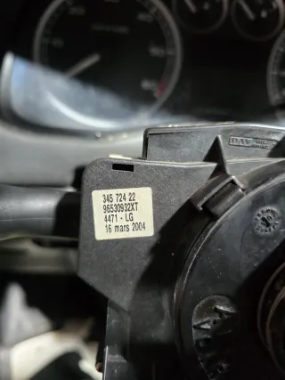 Mando luces Grupo PSA