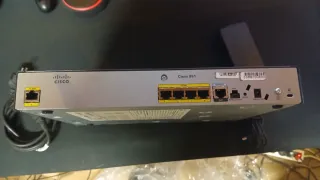Router Cisco 881