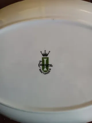 Vajilla antigua Tanagra de loza fina azul y blanca