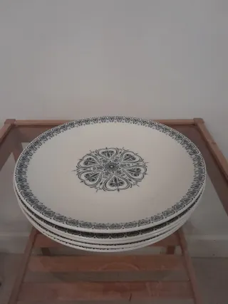 Piezas de vajilla antigua marca Tanagra