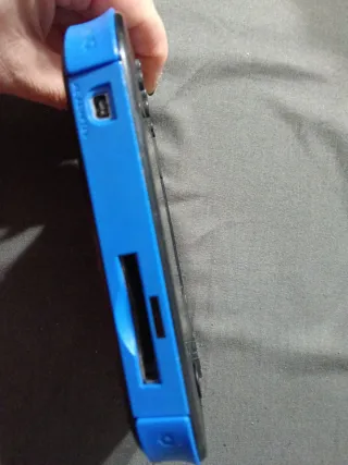 Nintendo 2DS Negra + Funda y Cargador