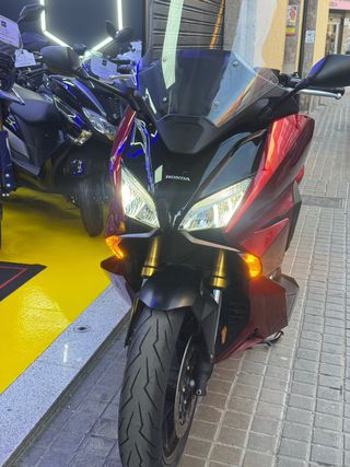Honda Forza 750 - 12.000 km iva deducible