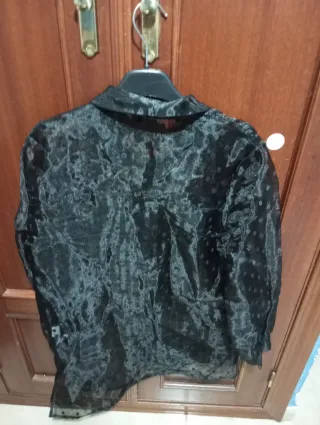 Camisa negra estampada mujer