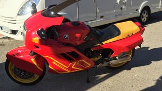 BMW K1 Moto Roja y Amarilla
