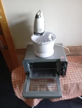 Mini horno y batidora