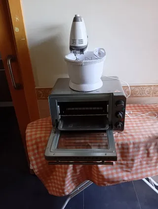 Mini horno y batidora