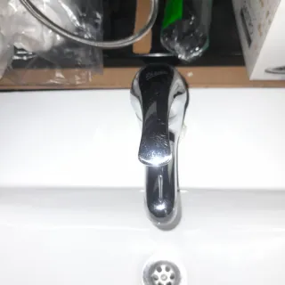 Lavabo Roca con pie y grifo