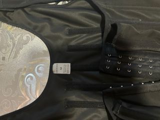 Faja reductora con cremallera y corchetes