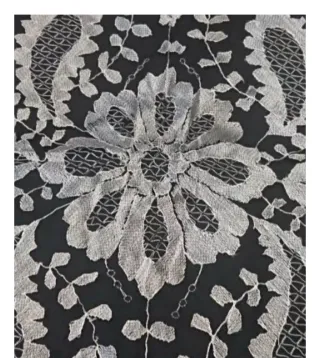 Mantilla bordada plata sobre tul negro