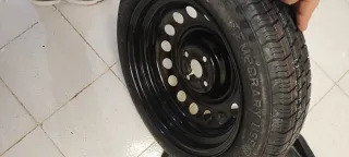 Rueda de socorro nueva