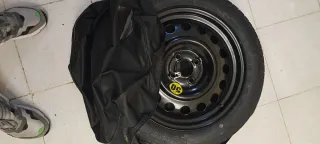 Rueda de socorro nueva