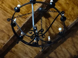 Lámpara antigua hierro grande velas castillo