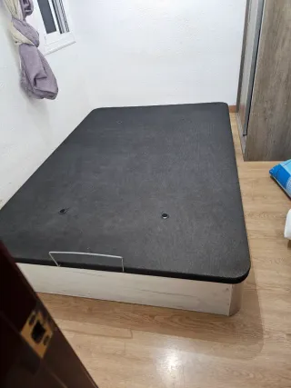 Armario (150€) y canapé(160€)