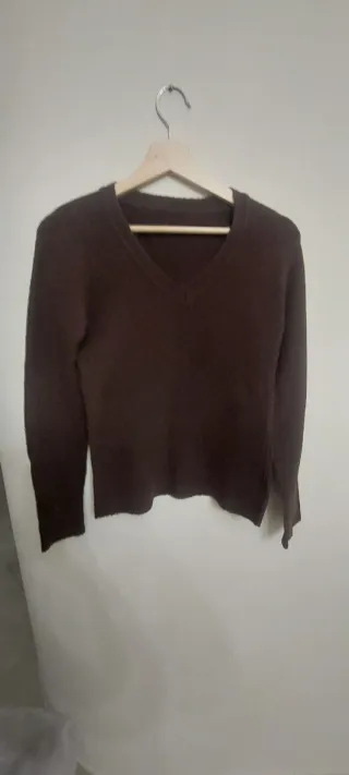 Maglione marrone scollo a V