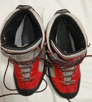 Botas de Alpinismo Chiruca Rojas y Negras