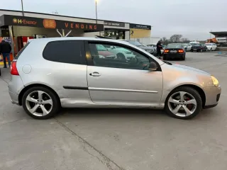 Volkswagen Golf 2004