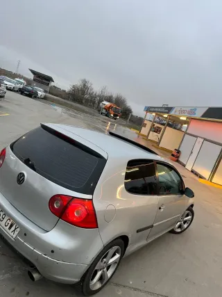 Volkswagen Golf 2004