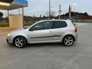 Volkswagen Golf 2004