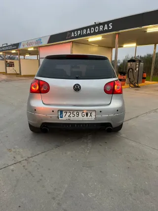 Volkswagen Golf 2004
