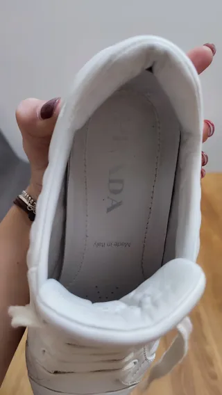 Zapatillas Prada auténticas de Piel Blancas