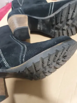 Botines de ante negros