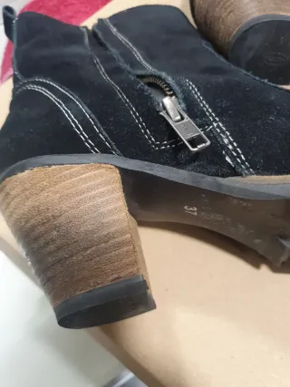 Botines de ante negros