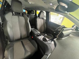 Peugeot 5008 ALLURE  130cv