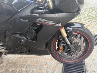 Yamaha R6 Negra