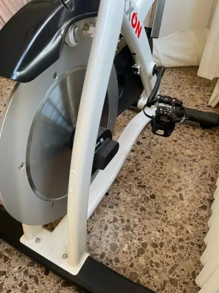 Bicicleta Spinning Vixxon SXM-1 PRO Magnética.