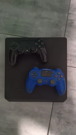 Console PS4 con 2 controller