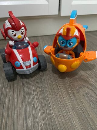 Lote Top Wing: Coche y Avión, más dos muñecos