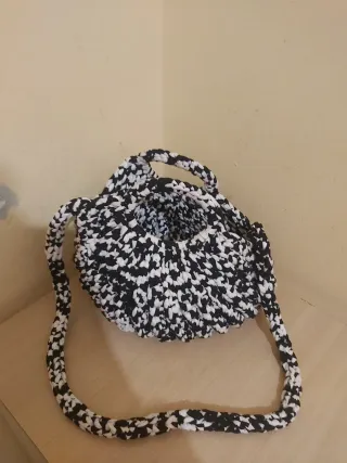 Borsa uncinetto bianco e nero