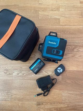 Nivel Láser Makita con Accesorios